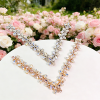 Accessoires personnalisables pour chaussures femme : Chaîne florale en strass style western en forme de V pour tongs, Or/Argent/Gunmetal