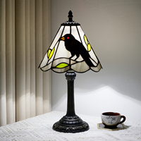 Lampe de table en verre teinté style Tiffany, corbeau noir d'Halloween, lampe de chevet unique de style farmhouse, salon, salle à manger, bureau