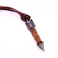 Offre Spéciale Haute Qualité À La Main Tressé En Cuir Véritable Cordon Collier En Métal Flèche Pendentif Collier Bijoux Pour Hommes Et Femmes (BN013)