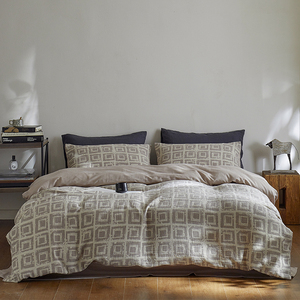 Parure de lit de luxe légère en coton brossé, quatre pièces, comprenant drap, couvre-lit, couette et housse de couette en coton chaud - Product Image 1