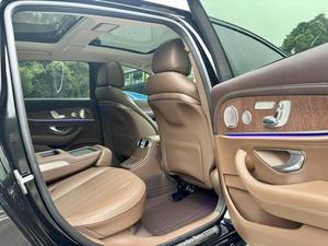 Venta Especial: <span class=keywords><strong>Mercedes</strong></span>-Benz <span class=keywords><strong>Clase</strong></span> <span class=keywords><strong>E</strong></span> <span class=keywords><strong>2022</strong></span> <span class=keywords><strong>E</strong></span> 300 L Edición Lujo Usado a <span class=keywords><strong>Precio</strong></span> Ultrabajo, Negro, Gasolina, Turbo, Cuero, Volante a la Izquierda - Product Image 4