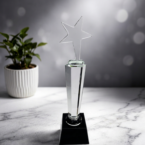 Trofeo de Cristal Estrella Grabado con Láser para Actividades Promocionales, trofeo de cristal con base negra de cristal - Product Image 1