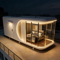 Cabine de luxe en forme de capsule spatiale pour complexe hôtelier |   Pod de vie moderne à énergie solaire pour usage hôtelier