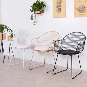 Sedia <span class=keywords><strong>da</strong></span> pranzo semplice <span class=keywords><strong>in</strong></span> metallo con griglia cava sedia <span class=keywords><strong>da</strong></span> <span class=keywords><strong>scrivania</strong></span> per il tempo libero all'aperto <span class=keywords><strong>in</strong></span> ferro <span class=keywords><strong>poltrona</strong></span> - Product Image 5