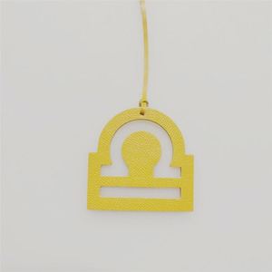 Breloque de sac en cuir PU fait main avec symbole du Zodiaque Libra, design créatif, pendentif astrologique multicolore, cadeaux pour sac à main et clés de voiture - Product Image 2