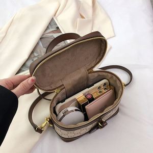 Bolso de Mano Tipo Caja para Mujer Diseño de estampado geométrico. Hecho de material PU. Se Puede Transportar Colgando.8829 - Product Image 2