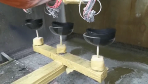 Bras automatique de robot de pulvérisation de <span class=keywords><strong>peinture</strong></span> de casque, robot de <span class=keywords><strong>peinture</strong></span> automatique <span class=keywords><strong>pour</strong></span> casques avec ligne Coneyor et plateau tournant - Product Image 5