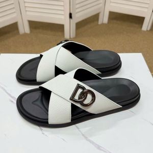 2026 New Luxury Designer Shoes Trendy Men Woman <b>Slides</b> <b>Slippers</b> Flat Sandal Non-Slip Beach <b>slippers</b> Outdoor Sandals Casual Shoes - Product Image 2
