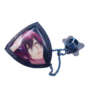 Broche bouclier style anime japonais en alliage de zinc couleur nickel noir avec sertissage clos et chaîne, bijou de mode unisexe, cadeau - Product Image 5