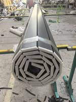 Porte à enroulement moderne en aluminium, porte automatique à enroulement en alliage d'aluminium isolée thermiquement et sécurisée pour atelier et garage