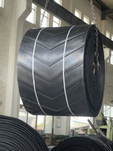 <span class=keywords><strong>EP100</strong></span> EP150 Chevron Kauçuk Konveyör Bantı Kömür Madenciliği Endüstrisi için V Şekilli Desenli Kaymaz Konveyör Bantları - Product Image 6