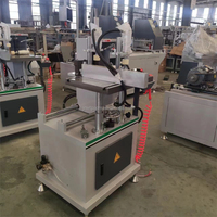 Fraiseuse d'extrémité de fabrication de fenêtres et de portes à haut rendement en vente pour divers profilés d'extrusion en aluminium