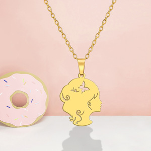 Nouveau design, collier plaqué or personnalisé en acier inoxydable, pendentif créatif en forme de papillon ajouré, collier avec avatar. - Product Image 4