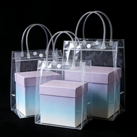 Sac fourre-tout transparent en PVC en gros, matériau imperméable épaissi pour cadeaux et achats, sac à bouton-pression avec logo personnalisé