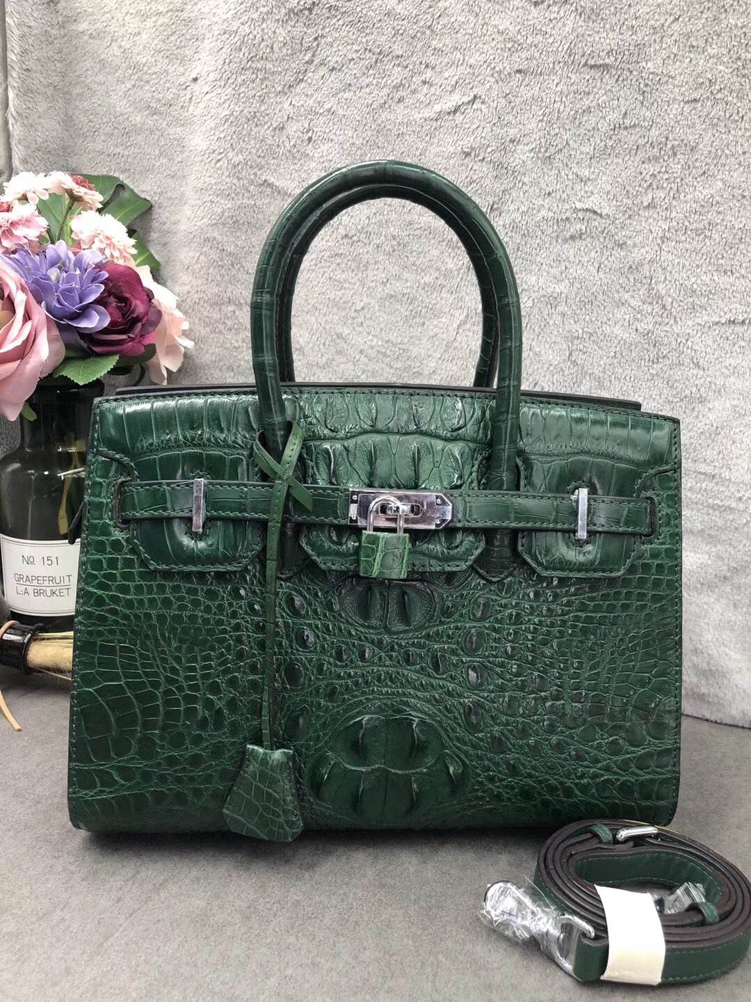 สีเขียว