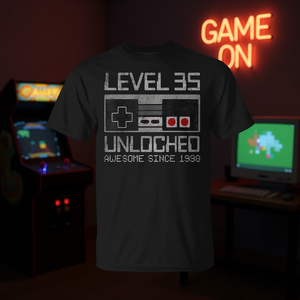 Camiseta desbloqueada de nivel 35 para el 35.º cumpleaños de videojugadores, hombres increíbles desde 1990 - Product Image 3