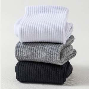 Chaussettes courtes vierges en coton respirant pour hommes, idéales pour l'hiver, avec logo personnalisé, vente en gros OEM, design tendance - Product Image 5