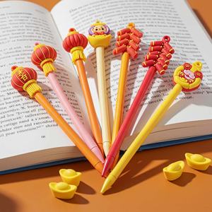 ที่ครอบดินสอซิลิโคนรูปเครื่องรางนำโชค 3 มิติ ลายโลโก้ตามสั่ง สำหรับเทศกาลปีใหม่ ของขวัญส่งเสริมการขายสำหรับการสั่งซื้อจำนวนมาก - Product Image 5