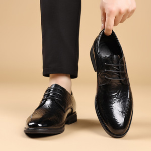 รองเท้าหนังผู้ชายแบบผูกเชือก สีดำ สำหรับใส่ทำงานในสำนักงาน เหมาะสำหรับวัยรุ่นอายุ 18-40 ปี รองเท้าออกซ์ฟอร์ด - Product Image 4