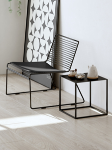Silla de Comedor Nórdica Moderna de Madera Maciza y Hierro - Muebles para el Hogar Wu's Eslite para Uso en Exteriores - Product Image 4