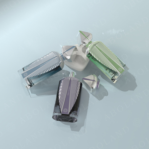 Flacon de parfum en verre ABOLAND, forme cylindrique avec design gravé, fermeture à vaporisateur - Product Image 4