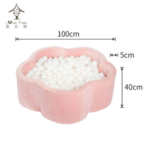 Piscine à balles Love Tree 100x40cm en peluche pour enfants, jouet d'intérieur - Product Image 1