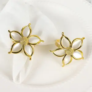 San valentino creativo perla tono cinque petalo placcato in oro portatovaglioli per banchetti di nozze nei ristoranti occidentali