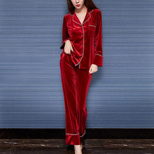 Servizio personalizzato <span class=keywords><strong>pigiama</strong></span> in <span class=keywords><strong>velluto</strong></span> rosso a maniche lunghe in poliestere - Product Image 2