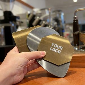 Sous-verres en acier inoxydable métallique isolants thermiquement, avec logo et texte gravés sur mesure, pour bar et restaurant - Product Image 1