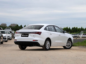 Nouvelle Offre Spéciale Roewe i5 2026 1.5L <span class=keywords><strong>Essence</strong></span> Aspirée Manuelle Berline Conduite à Gauche CarPlay Prise <span class=keywords><strong>de</strong></span> Climatisation Arrière - Product Image 2