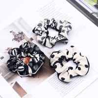 Designer coréen chouchous noir blanc tissu élastique bandeau de cheveux avec petit vent parfumé trempé populaire Web rouge bandeaux
