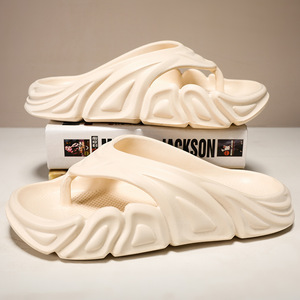 Chanclas con suela gruesa y sandalias EVA acolchadas para hombre, para uso en exteriores en verano, color beige - Product Image 1