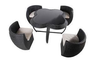 Ensemble de chaises et de tables de salle à manger d'extérieur en rotin et en acier moderne pour l'utilisation dans les hôtels, les cours et les parcs - Durable et imperméable - Product Image 2