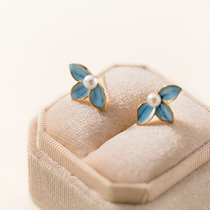 Nuovo Design <span class=keywords><strong>Orecchini</strong></span> a Perno Delicati in Argento Sterling 925 con <span class=keywords><strong>Perle</strong></span> Finte e Fiori Pendenti per Donne e Ragazze, Gioielli Carini M02375 - Product Image 4