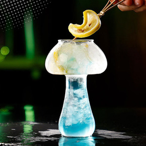 Design unique 250ml verre à cocktail en forme de <span class=keywords><strong>champignon</strong></span> <span class=keywords><strong>tasse</strong></span> en verre Bar fête verre créatif jus boisson froide <span class=keywords><strong>tasse</strong></span> - Product Image 1