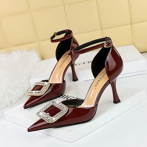 Bridal Female High Heels with <b>Pointed</b> <b>Toe</b> Mesh Lining Breathable Design <b>Flat</b> Metal Rhinestone Buckle 5-8cm Thin Heels - Product Image 4