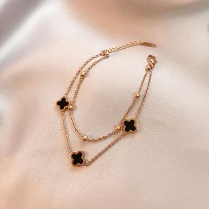 กำไลข้อมือรูปโคลเวอร์เรียบง่าย ทำจากสแตนเลสสตีล 18K สำหรับเด็กผู้หญิง สีดำ  สร้อยข้อมือสำหรับผู้หญิง - Product Image 4
