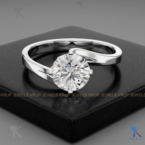 แหวนหมั้นเพชรทรงกลมเจียระไนแบบ IGI Certified Lab Grown Diamond ประดับบนตัวเรือนทองคำแท้ทรงมงกุฎ ดีไซน์วินเทจลายฉลุ - Product Image 3