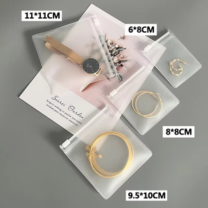 Sacs refermables en PVC transparent, pochettes en plastique anti-ternissement pour l'emballage de bijoux (bracelets) - Product Image 1