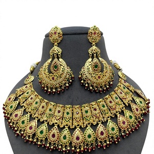 Ensemble collier et boucles d'oreilles classiques de qualité supérieure plaqués or Jadau traditionnel pour femmes, bijoux de mariage et de fiançailles - Product Image 1