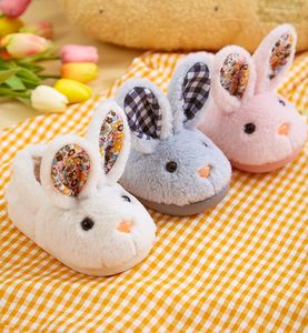 Vente en gros de pantoufles en coton pour enfants avec semelle TPR, doublure en peluche et chaussures en coton pour enfants, de haute qualité et neuves - Product Image 2