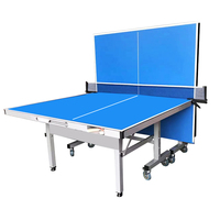 Nouvelle conception de table de ping-pong pliable d'extérieur en aluminium de 6 mm avec emplacement pour raquettes et balles pour l'entraînement