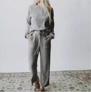 女式套装针织面料长袖t恤和因果裤套装 - Product Image 2