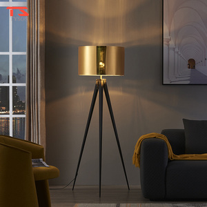 Lampada da Terra Contemporanea con Treppiede Regolabile <span class=keywords><strong>per</strong></span> Salotto di Hotel - Product Image 4