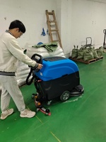 Nouvelle machine de nettoyage de sols autoportée à batterie, capacité de 50 L, batterie 24 V 200 Ah, moteur 550 W, lame de 510 mm