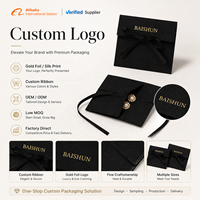 Pochette cadeau multifonction carrée en microfibre noire avec fermeture à nœud en ruban, logo en feuille d'or, personnalisable OEM, vente en gros
