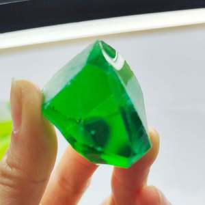 Tsavorita # A3855 Color Nanosital áspero sintético sin cortar Nano piedra materia prima para joyería Fabricación de piedra suelta - Product Image 3