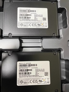 Unidad de estado sólido HORNG SHING Usada 1. 2 3,84 T SSD SATA 6Gbps PM1743 U.2 T - Product Image 3