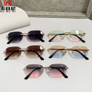 แว่นกันแดดแฟชั่นทรงโลหะสำหรับผู้หญิง รุ่น 8307 พร้อมเลนส์โพลาไรซ์ PC และโลโก้แบบกำหนดเองได้ - Product Image 2