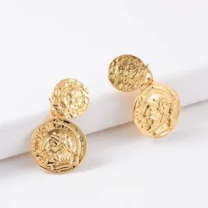 Pendientes de gota de figura de cabeza redonda retro personalizados al por mayor con temperamento medieval exagerado pendientes de gota chapados en oro de 18K